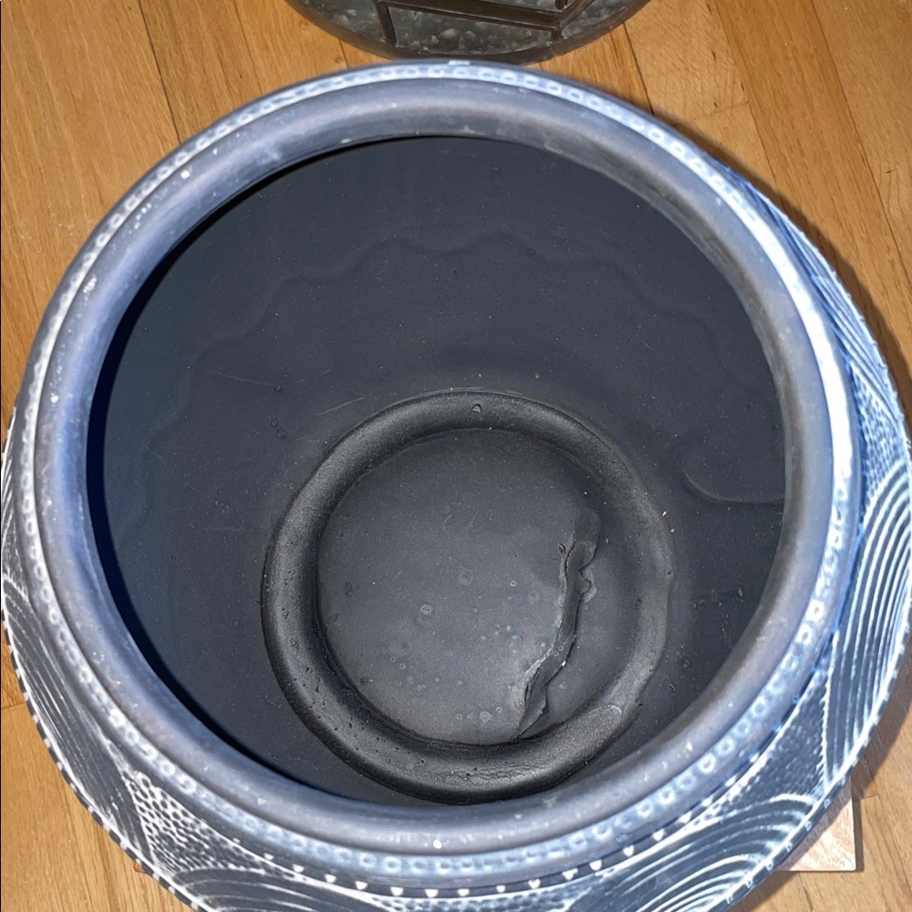 Handcrafted Gray and White Large Ceramic Planter…new, unused - Picture 5 of 10
